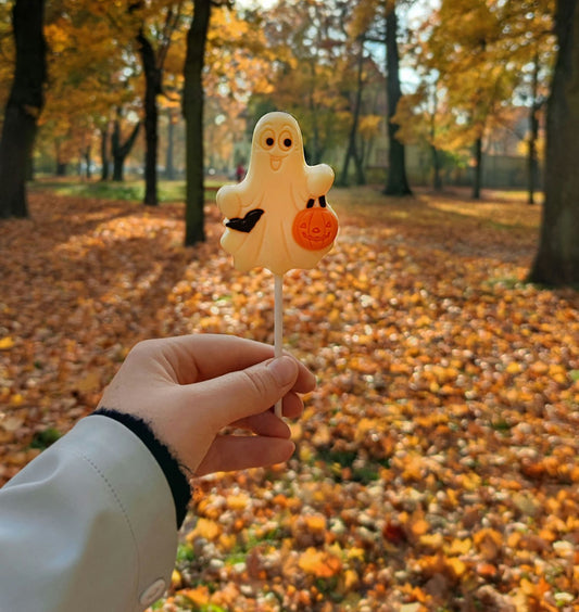 How Earthing Helps with post halloween candy sugar crash