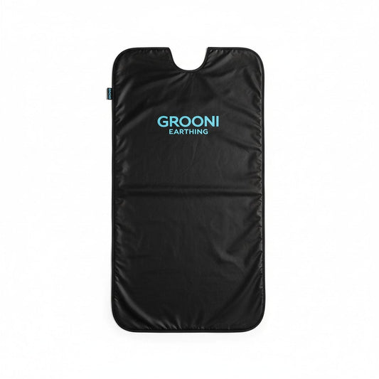 Black sauna blanket with 'Grooni Earthing' logo on a white background